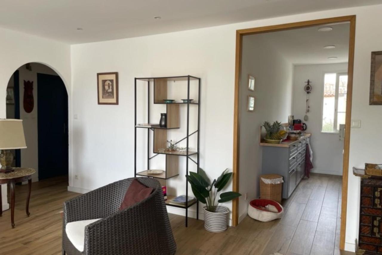 Charming Apartment Overlooking The Lake City Гримо Екстериор снимка