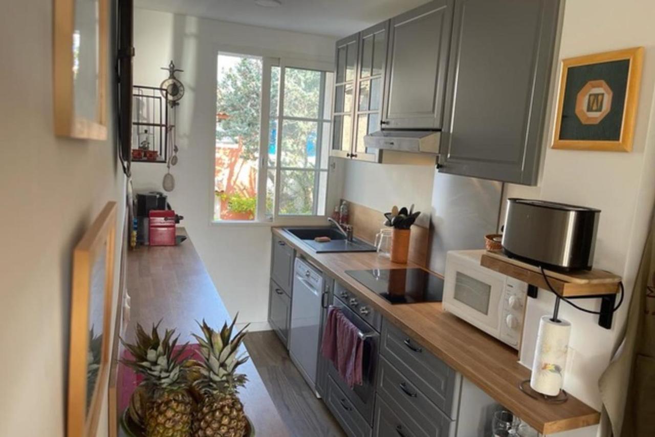 Charming Apartment Overlooking The Lake City Гримо Екстериор снимка
