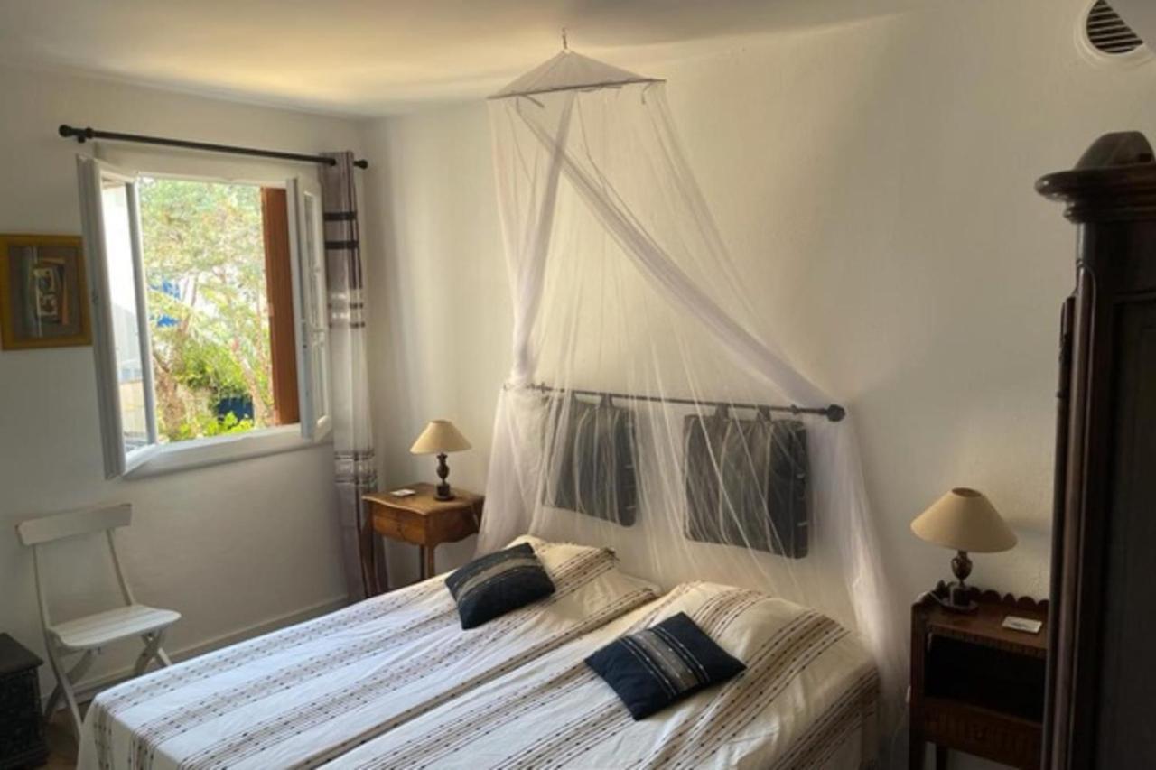 Charming Apartment Overlooking The Lake City Гримо Екстериор снимка
